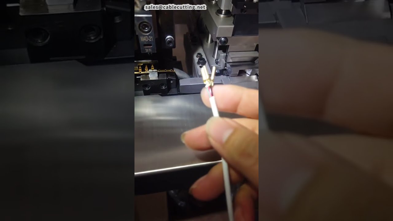 Ultra Kısa Ceketli Çok Çekirdekli Kablo Sıyırma ve Presleme Makinesi - Min 10mm Ceket Uzunluğu
