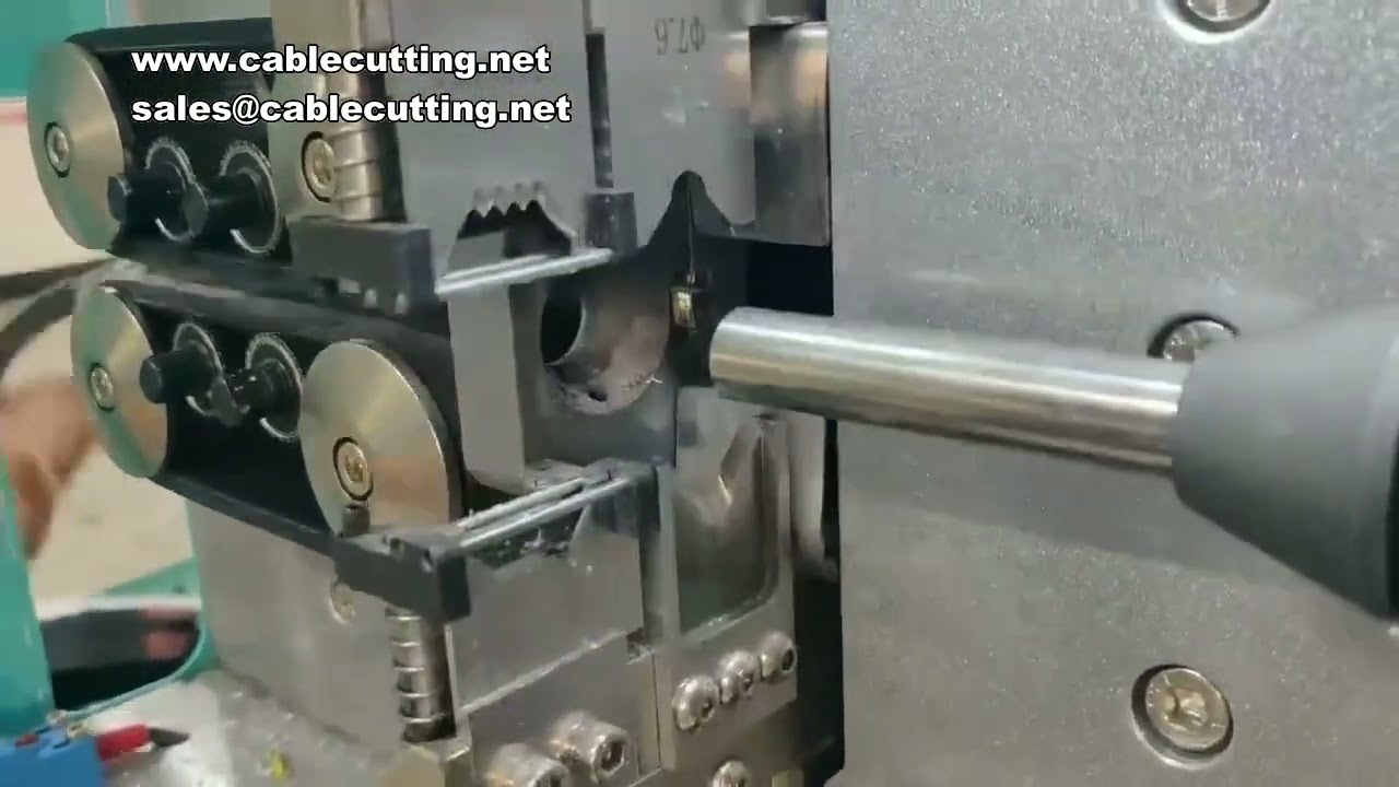 7 Çekirdekli Yuvarlak PVC Kablo Sıyırma ve Kesme Makinesi - Otomatik Çok Damarlı Kablo İşleme