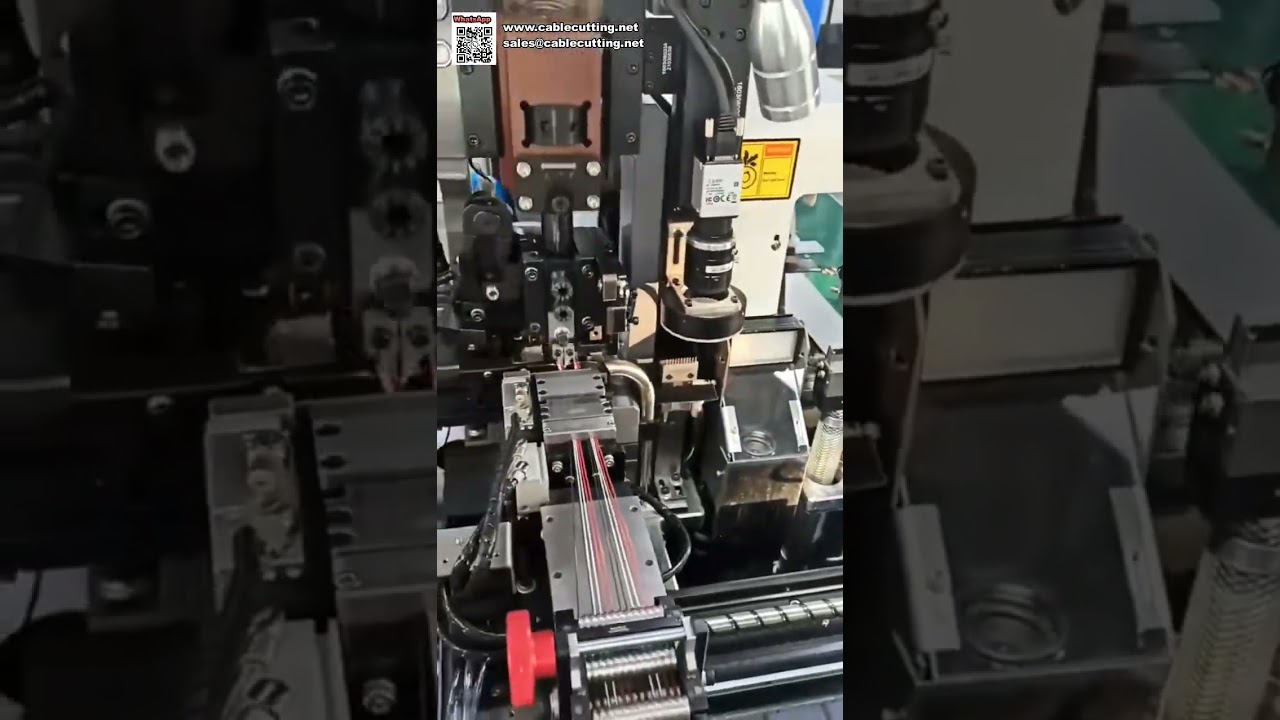 Ultra Kısa 15mm Kablo Demeti İşleme için Otomatik Konnektör Yerleştirme Makinesi