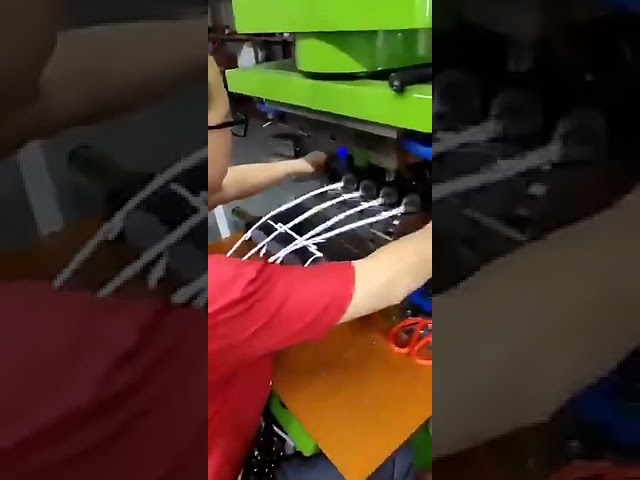 Küçük Masaüstü Plastik Ürün Üretimi İçin Enjeksiyon Makinesi - Mini Boyut, Yüksek Verim